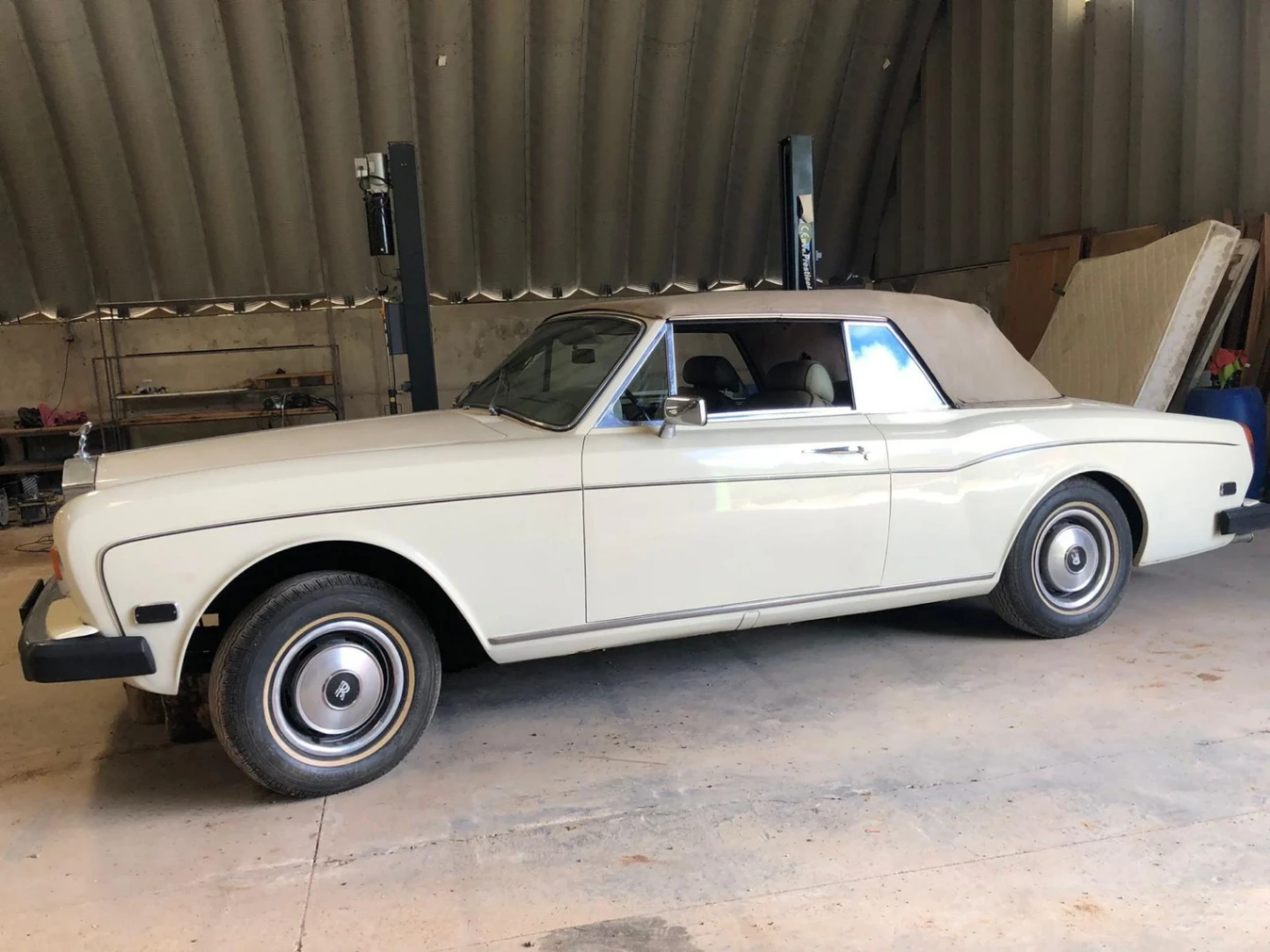 rolls royce corniche 6.7 convertible